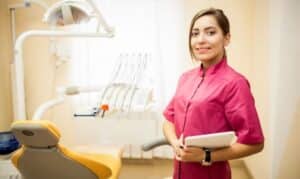 Dental Hygienist In Floss Dental of Magnolia TX